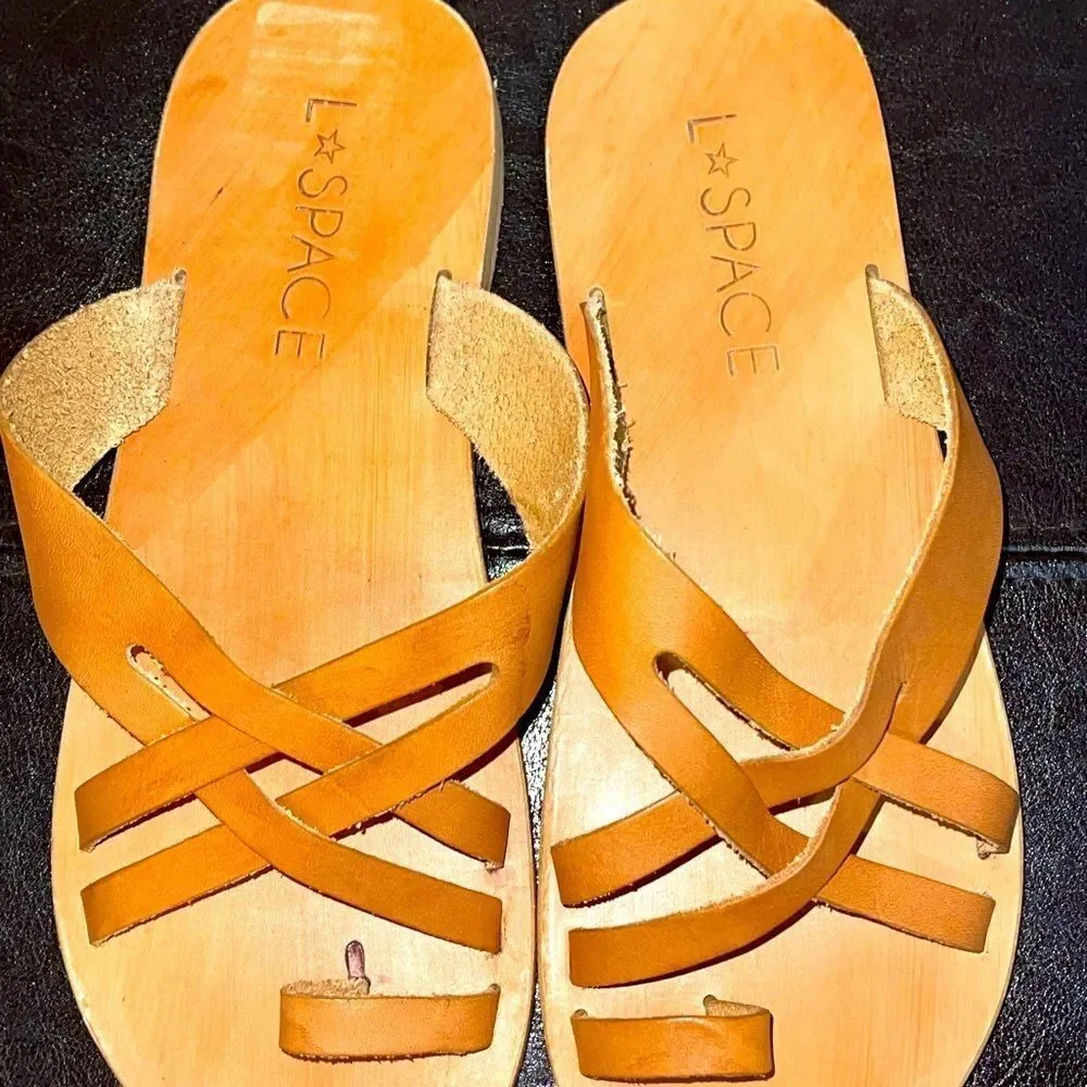 L*Space Shore Break Leather Sandal Slide Sz 38